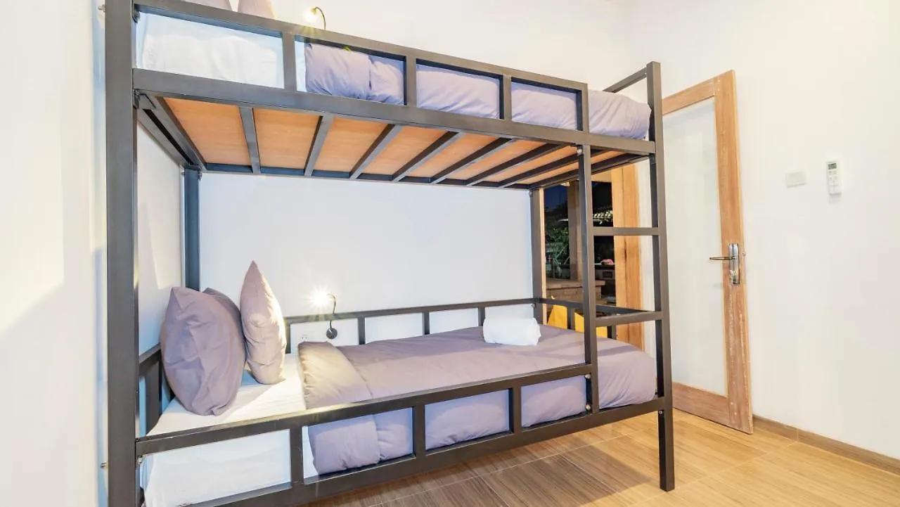 Aura Dormitory House Ubud Hostel
