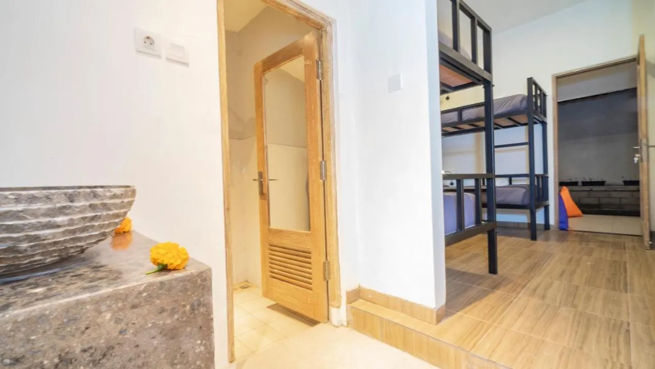 Hostel Aura Dormitory House Ubud