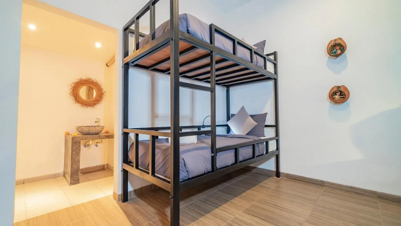 Hostel Aura Dormitory House Ubud