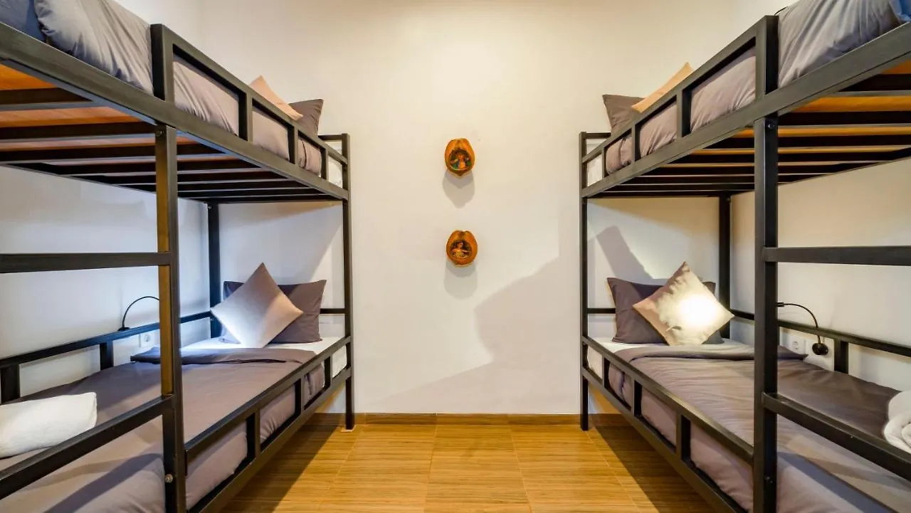 Aura Dormitory House Ubud