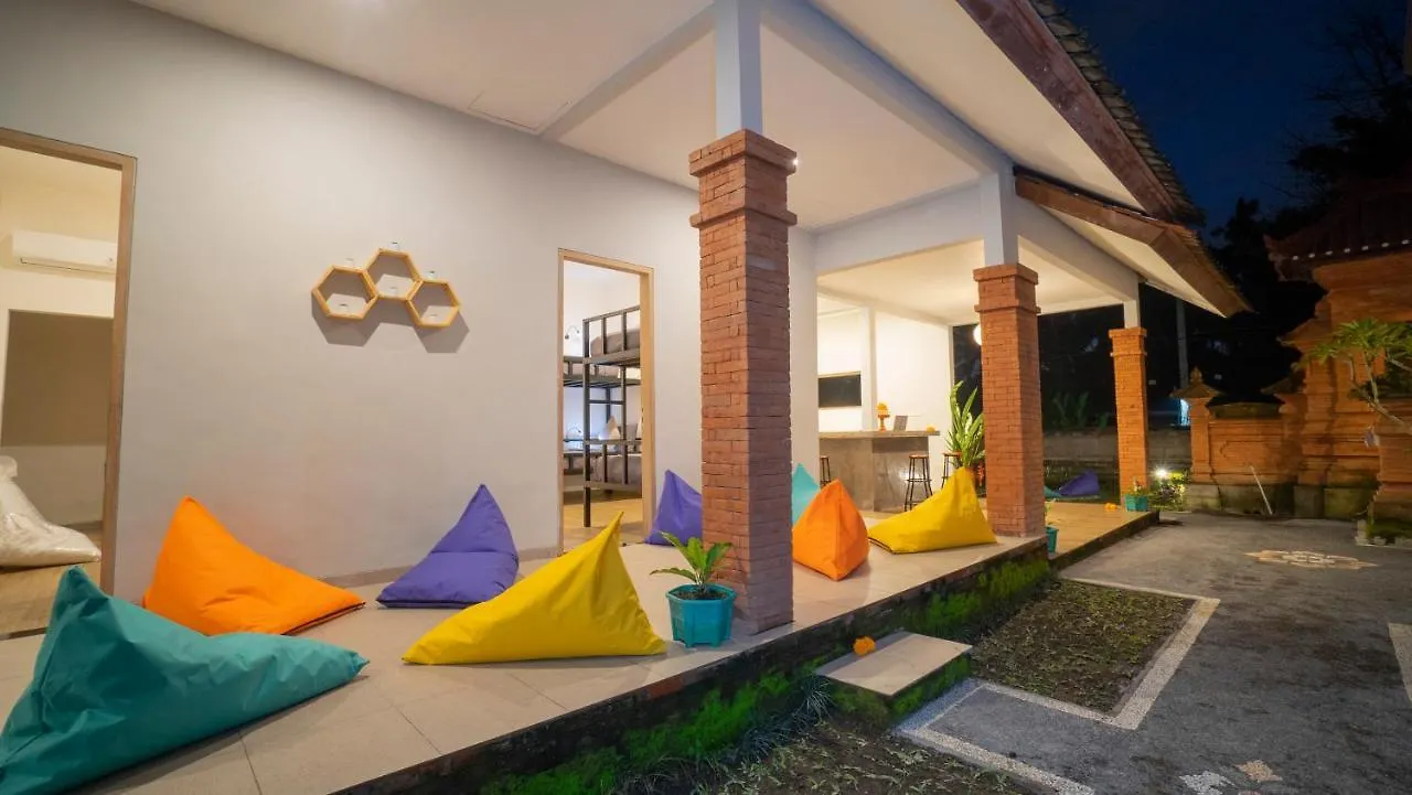 Albergue Aura Dormitory House Ubud Indonésia